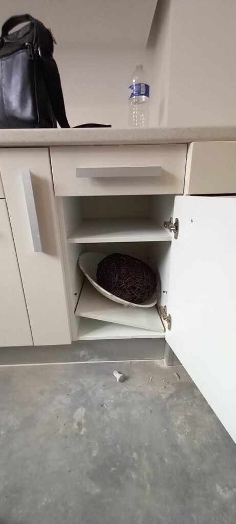 Meubles de cuisine vidés et nettoyés — débarras Paris & IDF